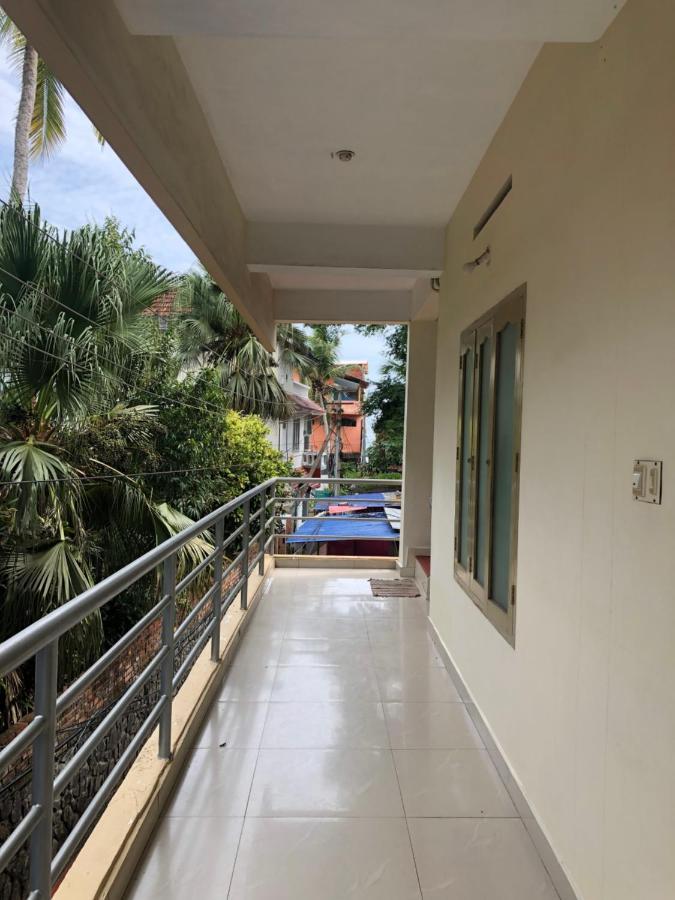 Sandy Beach Hotel Thiruvananthapuram Exterior foto
