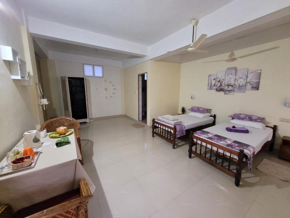 Sandy Beach Hotel Thiruvananthapuram Exterior foto