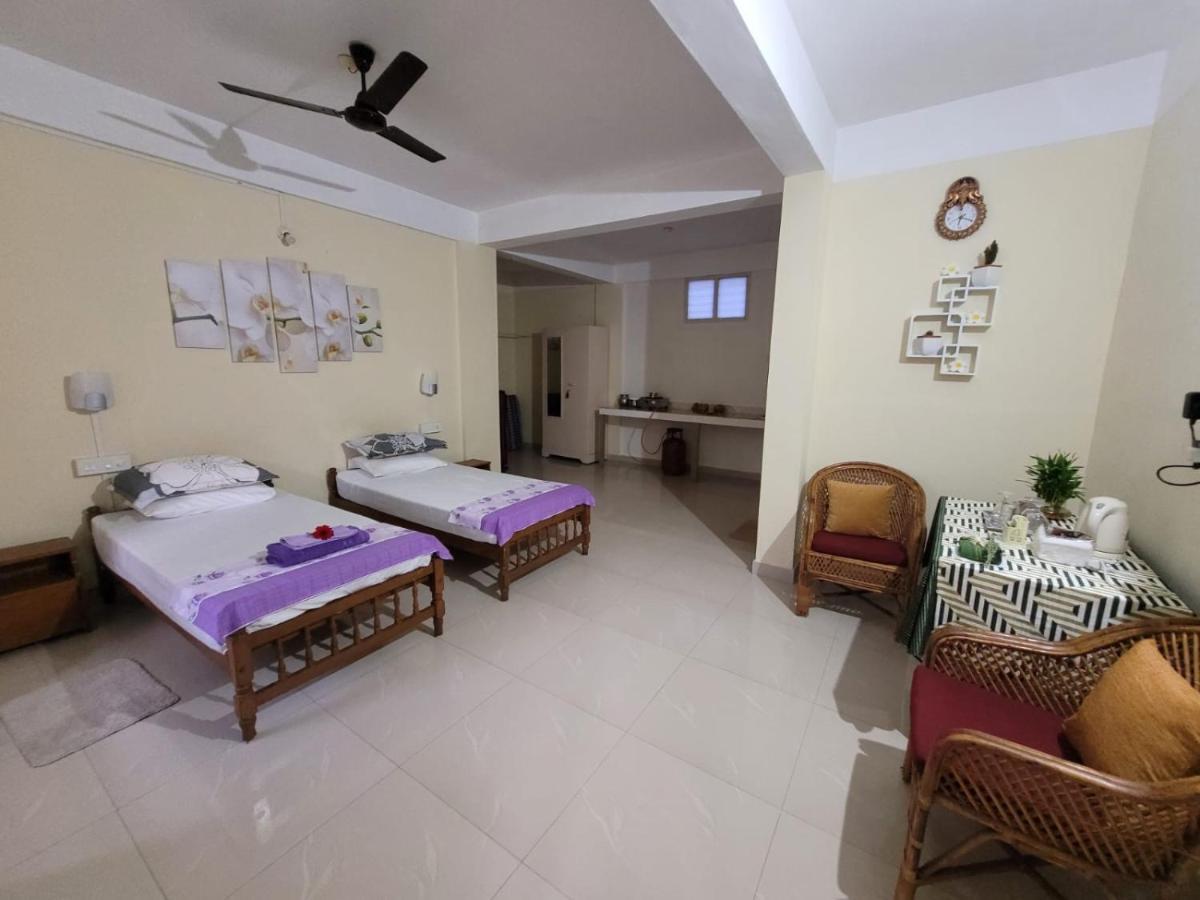 Sandy Beach Hotel Thiruvananthapuram Exterior foto
