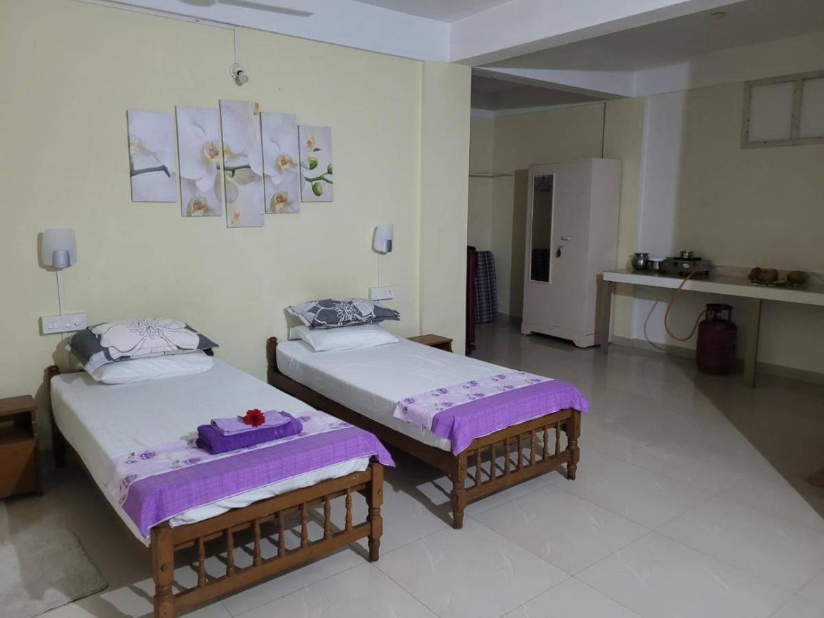 Sandy Beach Hotel Thiruvananthapuram Exterior foto